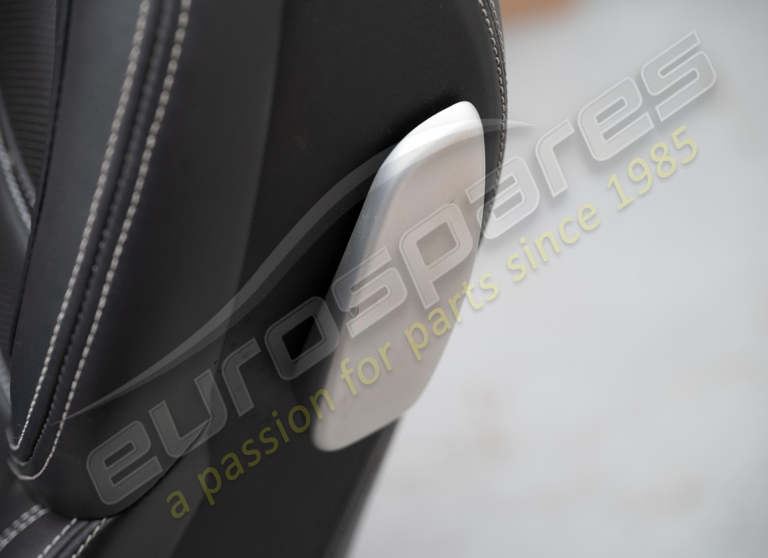 SET DI SEDILI COMPLETO USATO FERRARI. NUMERO PARTE EAP1558688 (14) set di sedili completo usato ferrari. numero parte eap1558688 (14)