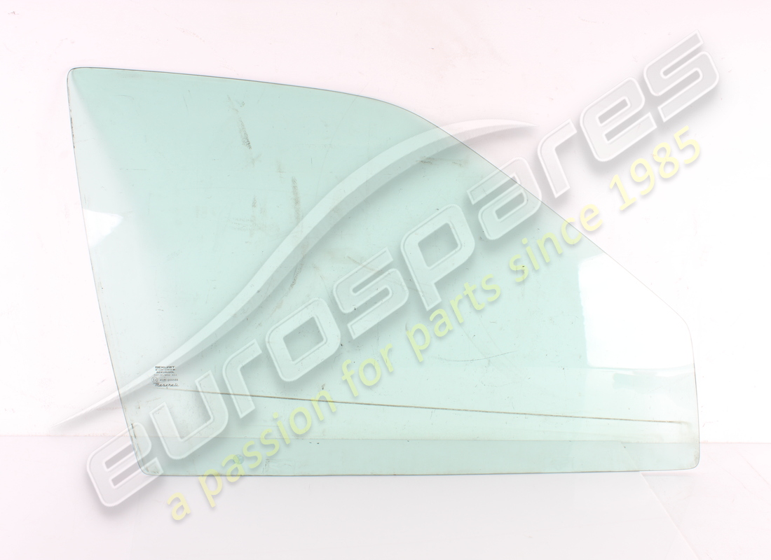 VETRO FINESTRINO PORTA ANTERIORE DESTRO USATO Maserati. NUMERO PARTE 377700330 (1)