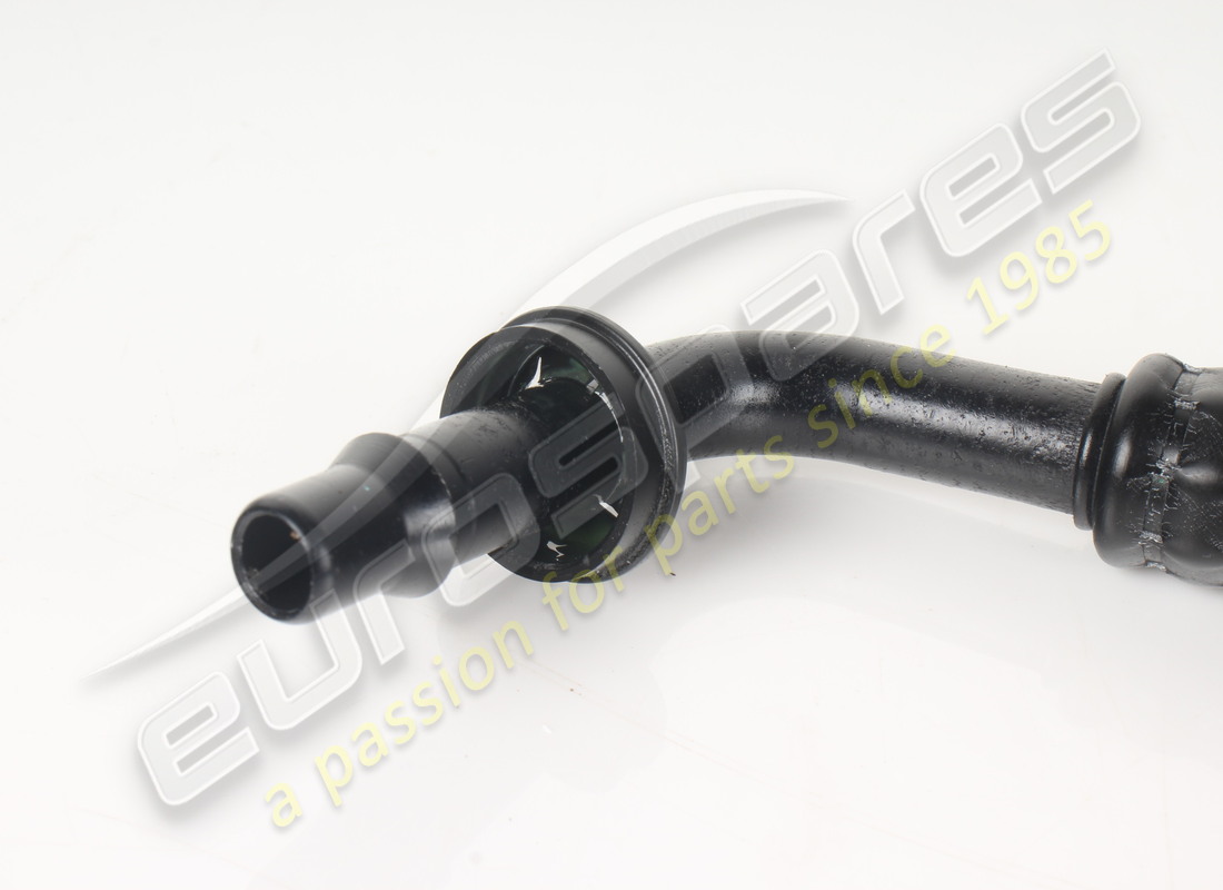 tubo di uscita del radiatore ferrari usato. numero parte 909762 (2)