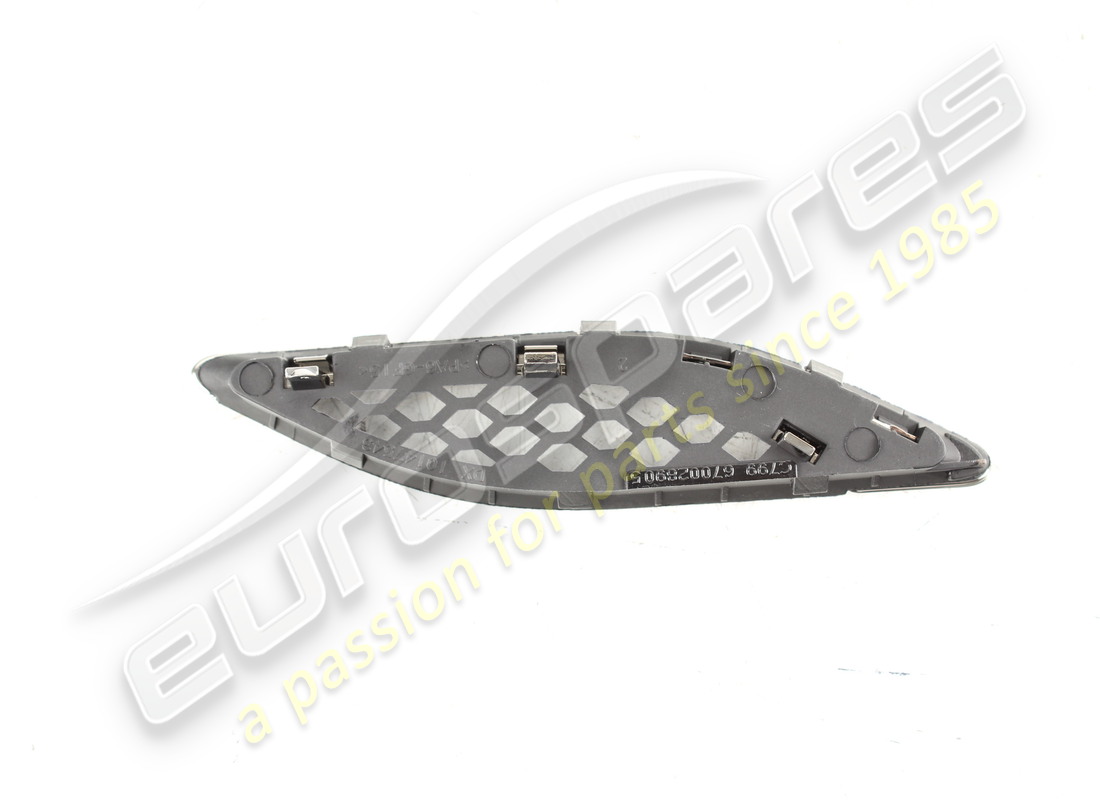 nuovo diffusore aria rh maserati. codice articolo 670137053 (2)