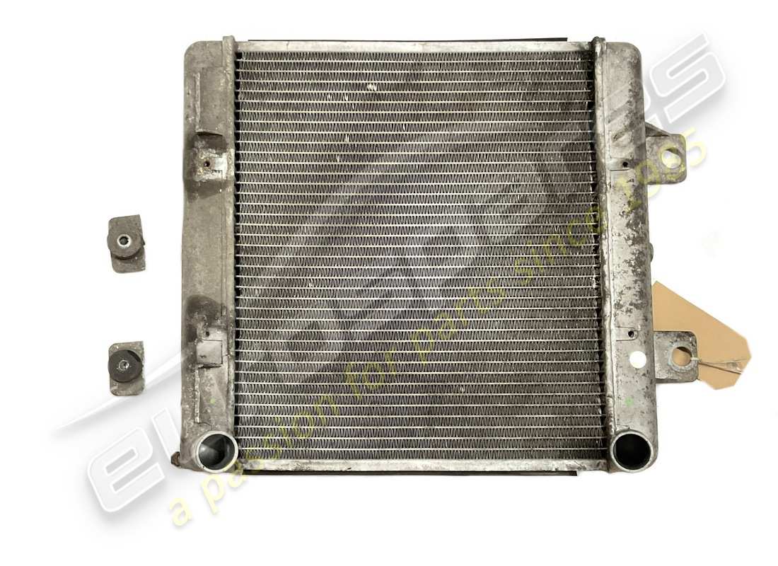 RAFFREDDATORE Lamborghini DANNEGGIATO. NUMERO PARTE 400121252A (1)