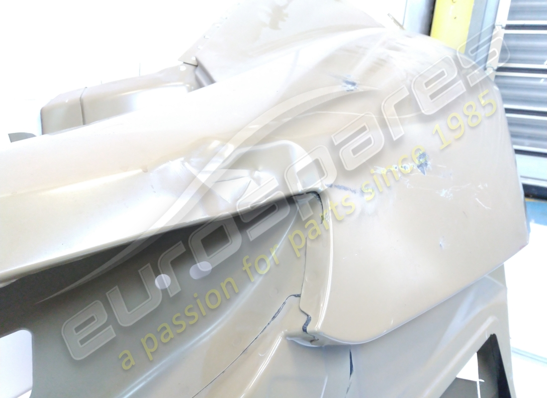 nuovo maserati parafango posteriore destro. numero parte 68285900 (2)
