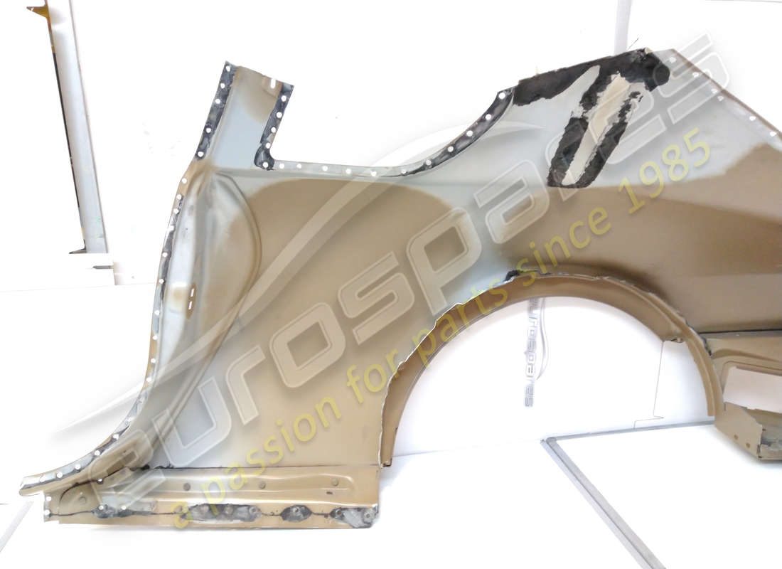 nuovo maserati parafango posteriore destro. numero parte 68285900 (4)