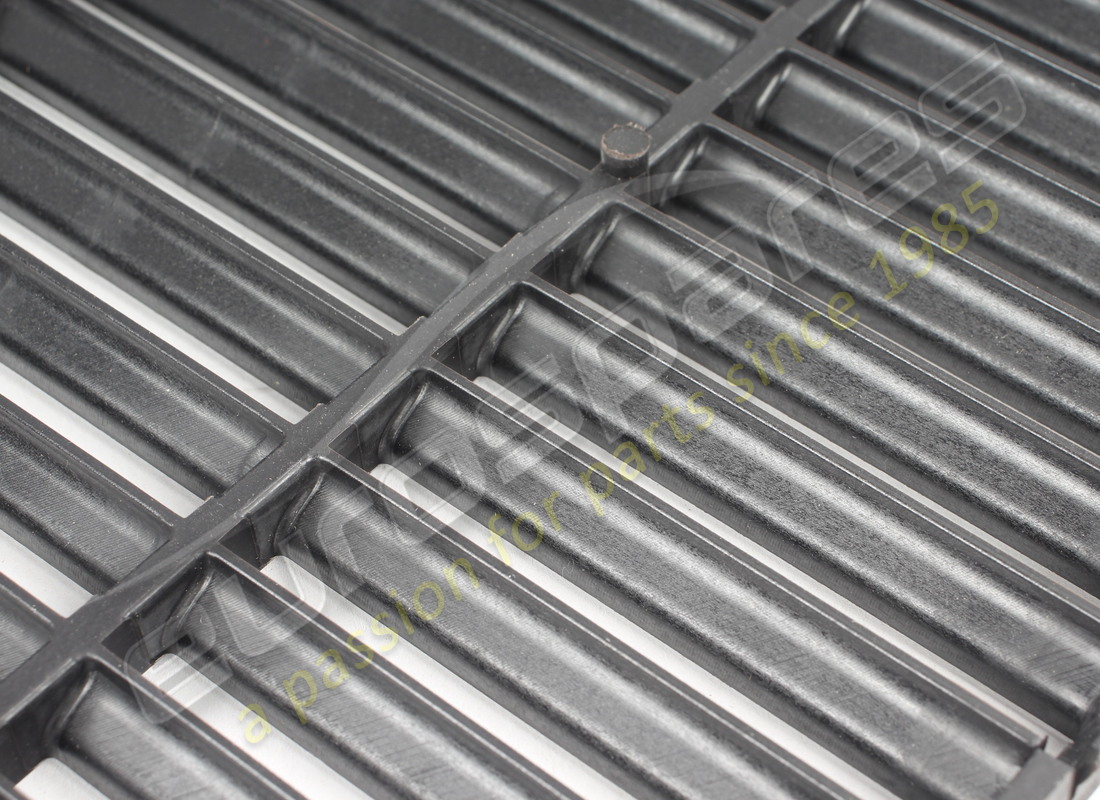 NUOVA GRIGLIA DEL RADIATORE LAMBORGHINI. NUMERO PARTE 4ML853653 (3) nuova griglia del radiatore lamborghini. numero parte 4ml853653 (3)