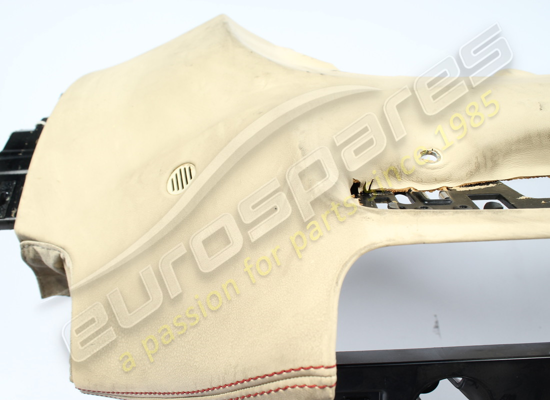 danneggiata ferrari finizione plancia cent.inf.g. numero parte 758665 (4)