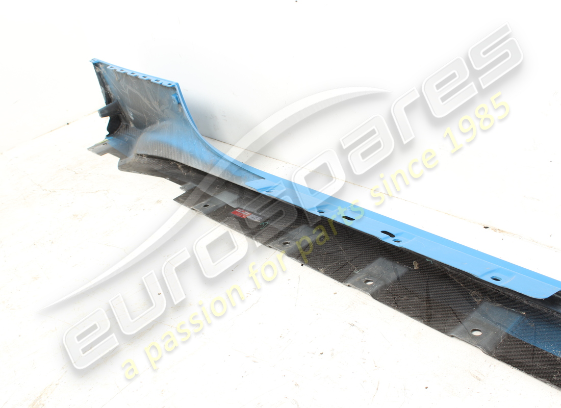 rivestimento sottoporta sx completo ferrari usato. numero parte 766055 (3)