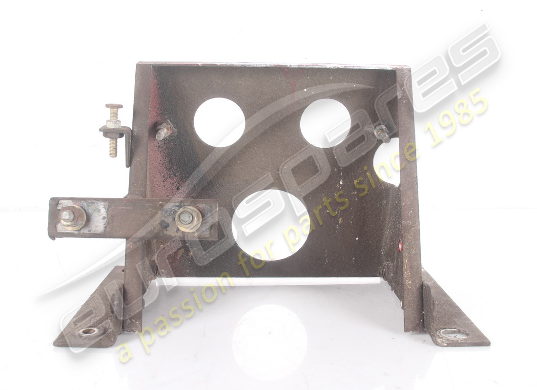 usato ferrari staffa supporto motore lampada frontale sx. numero parte 61750800 (3)