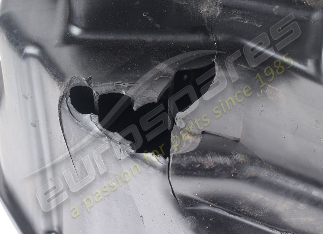 CASSA BASSO FERRARI DANNEGGIATA. NUMERO PARTE 318552 (4) cassa basso ferrari danneggiata. numero parte 318552 (4)