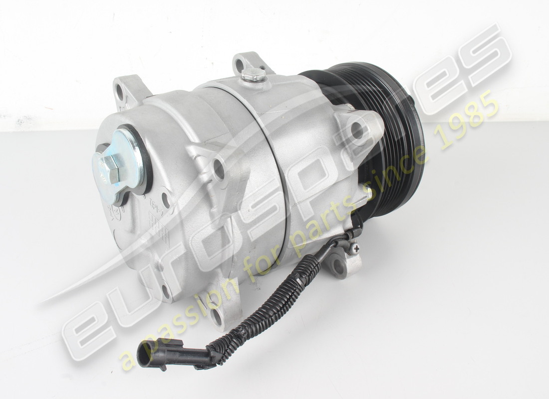 reconditioned ferrari air conditioning compressor. part number 204539 (2)