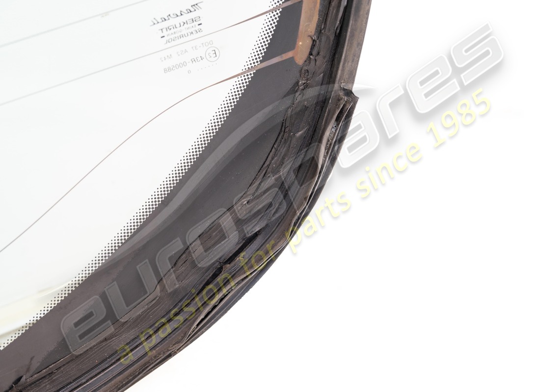 MASERATI LUNOTTO POSTERIORE USATO. NUMERO PARTE 387700600 (7) maserati lunotto posteriore usato. numero parte 387700600 (7)