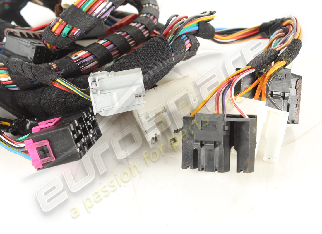 USATI FERRARI CAVI DI COLLEGAMENTO CONSOLE TUNNEL. NUMERO PARTE 152184 (4) usati ferrari cavi di collegamento console tunnel. numero parte 152184 (4)