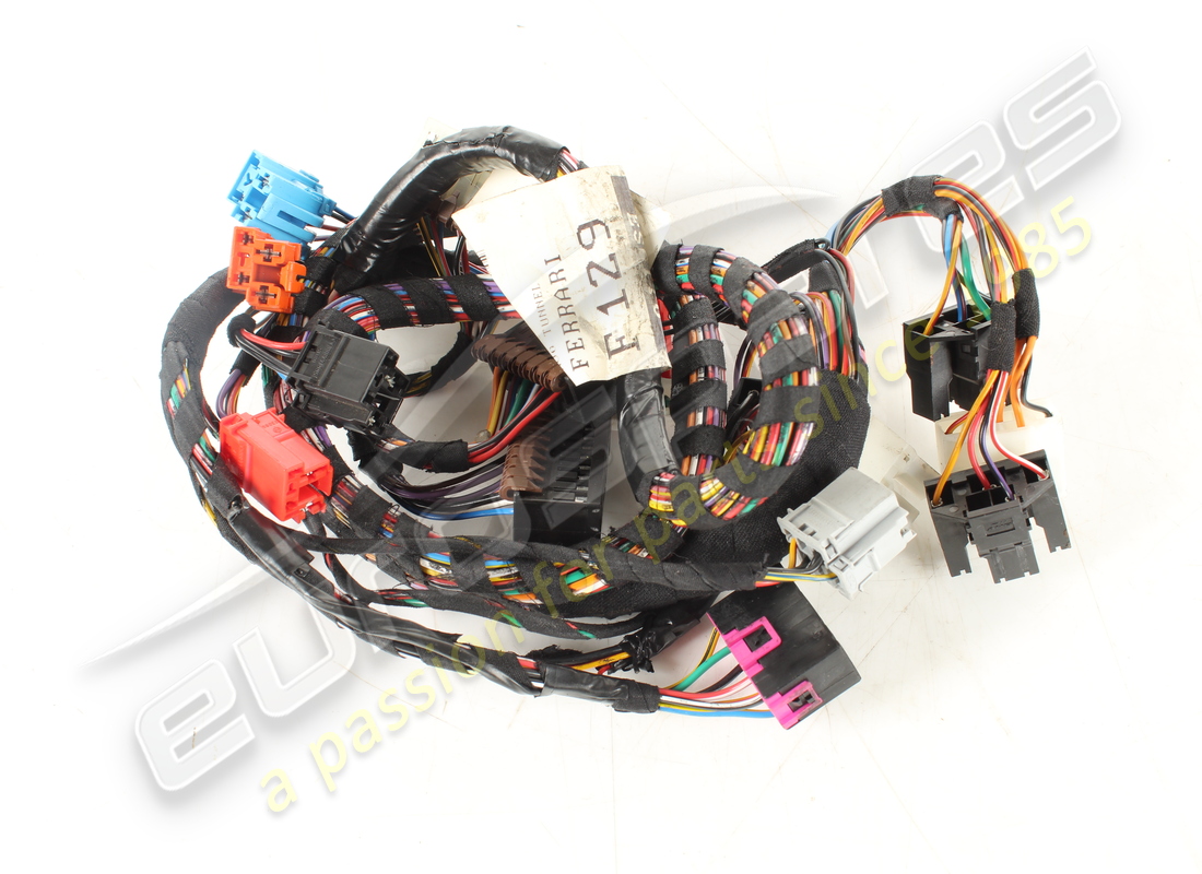 USATI FERRARI CAVI DI COLLEGAMENTO CONSOLE TUNNEL. NUMERO PARTE 152184 (2) usati ferrari cavi di collegamento console tunnel. numero parte 152184 (2)