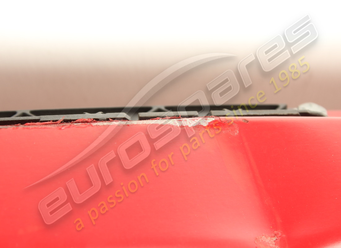 spoiler posteriore ferrari danneggiato. numero parte 88891211 (4)