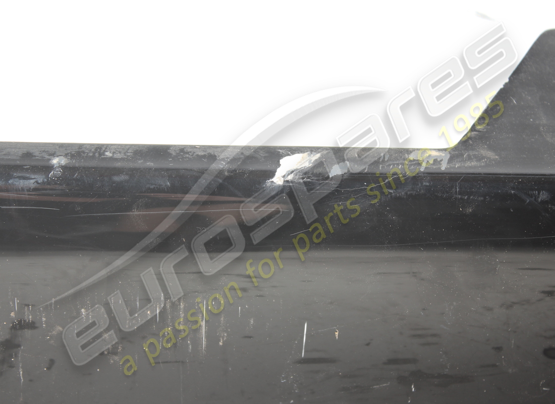 rivestimento ferrari usato per membro laterale sx. numero parte 64101210 (2)