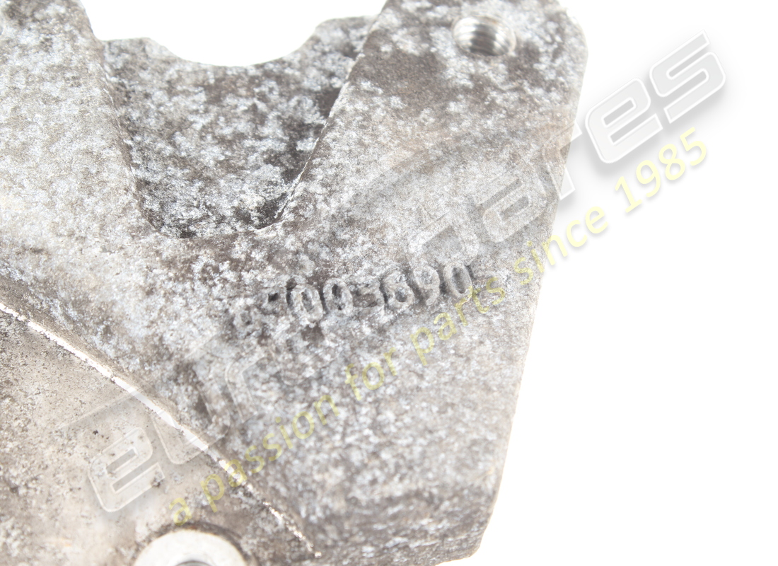 supporto mozzo posteriore destro completo usato maserati. numero parte 670036903 (4)