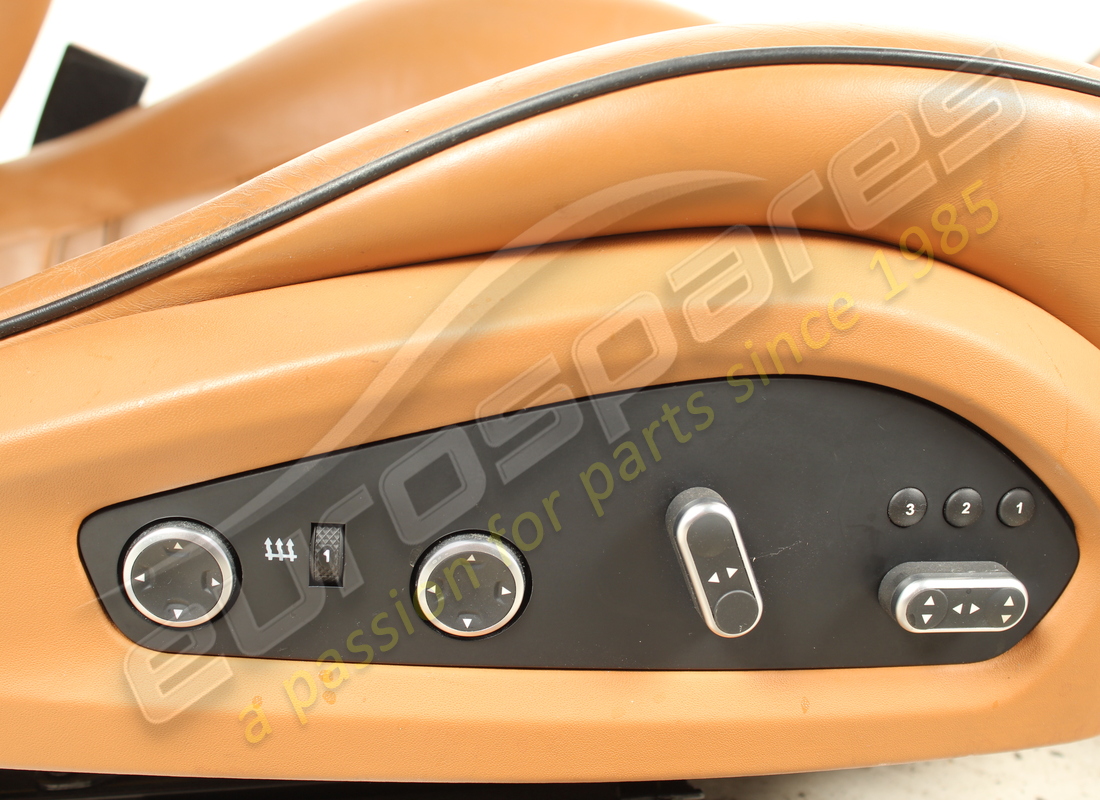 set completo di sedili anteriori e posteriori usato eurospares (pelle cuoio con cuciture nere). numero parte eap1566195 (8)