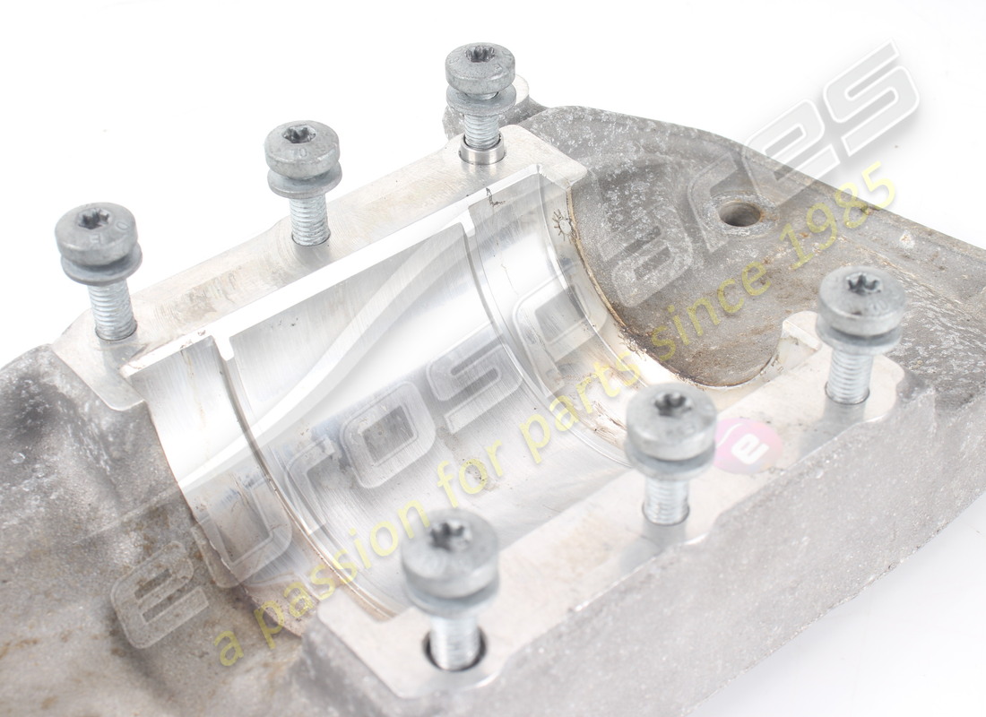 usato ferrari supporto inf. cambio. numero parte 965162 (4)