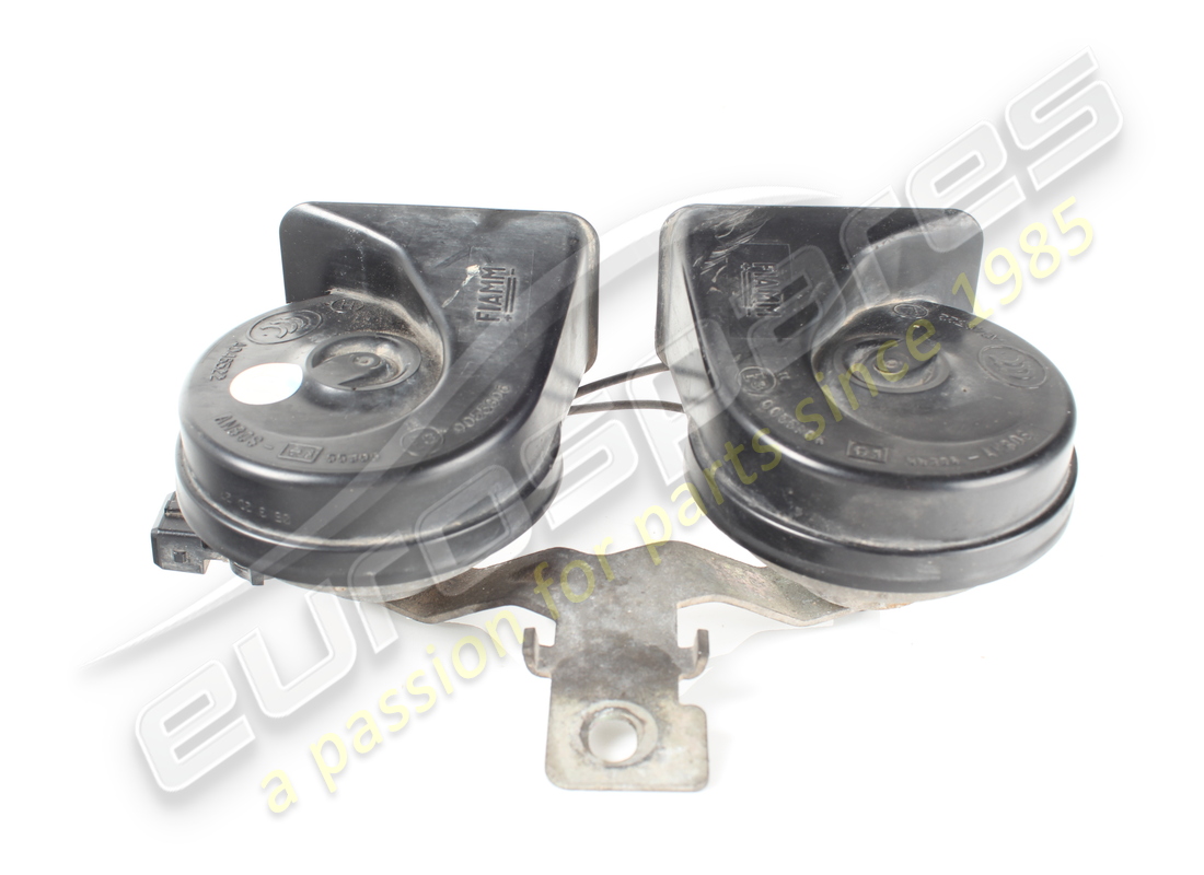 clacson usato ferrari completo di staffa. codice ricambio 251347 (2)