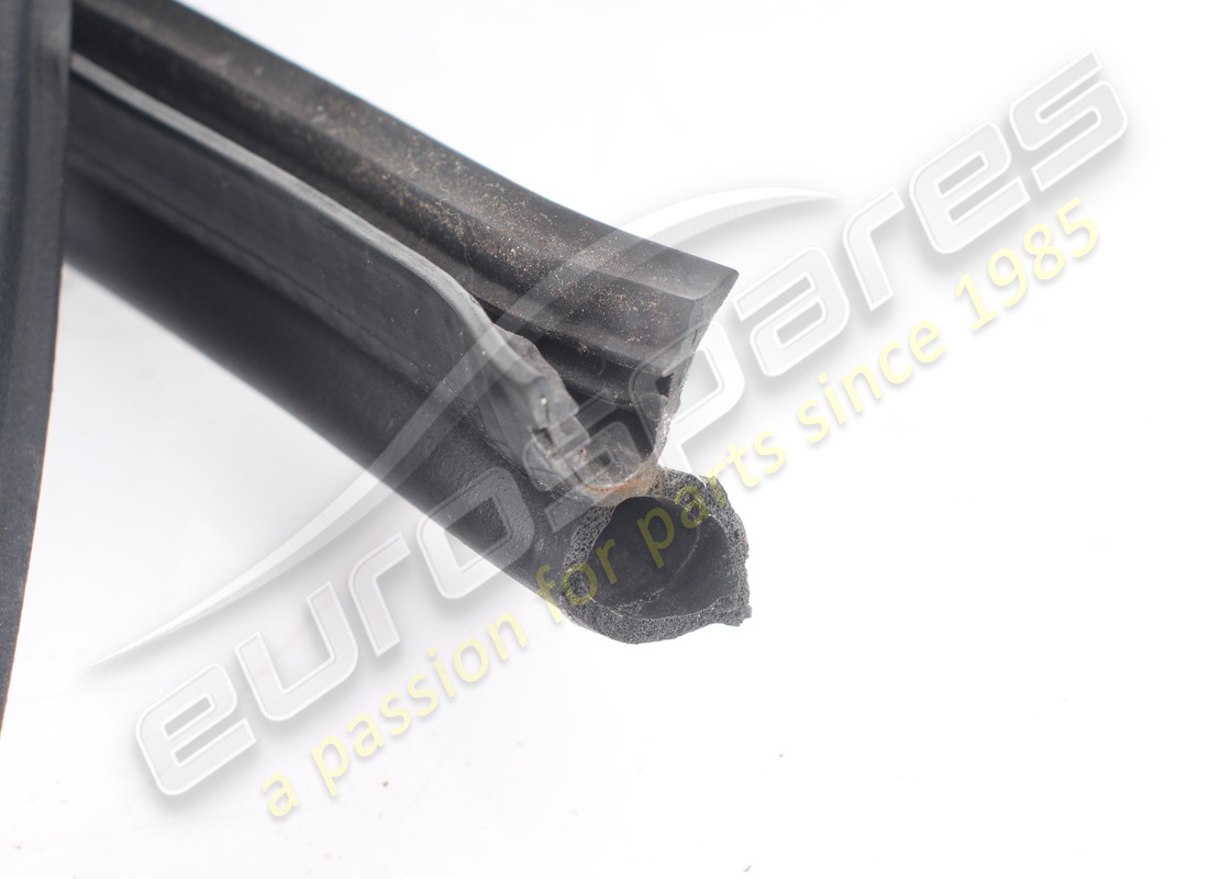 FERRARI GOMMA PER STIVALI USATA - VENDITA AL METRO. NUMERO PARTE MC34771 (3) ferrari gomma per stivali usata - vendita al metro. numero parte mc34771 (3)