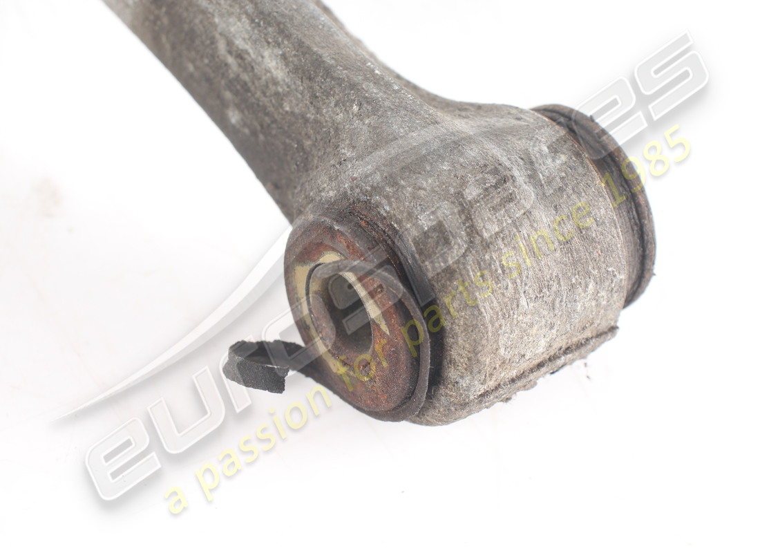 USATO MASERATI BRACCIO SUPERIORE DELLA SOSPENSIONE ANTERIORE. NUMERO PARTE 386600028 (7) usato maserati braccio superiore della sospensione anteriore. numero parte 386600028 (7)