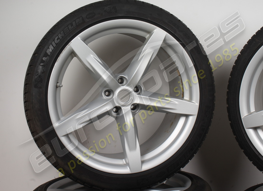 usati ferrari gtc4lusso cerchi argento opaco k. numero parte 70004725 (2)