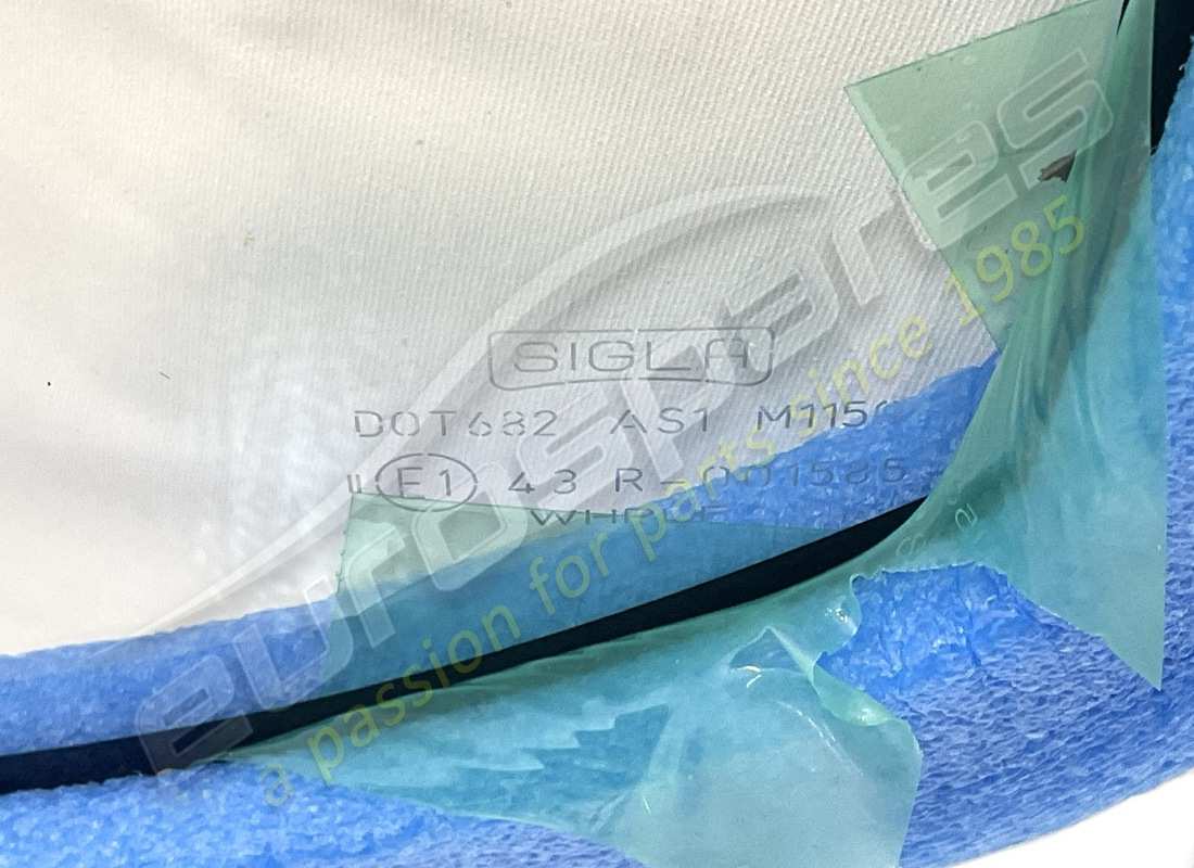 nuovo parabrezza eurospares. numero parte 61452300 (2)