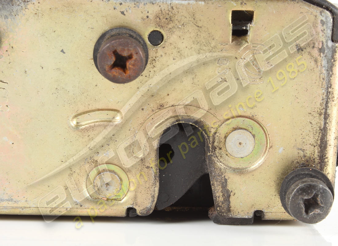 SERRATURA PORTA ANTERIORE SINISTRA USATA MASERATI. NUMERO PARTE 374500145 (2) serratura porta anteriore sinistra usata maserati. numero parte 374500145 (2)