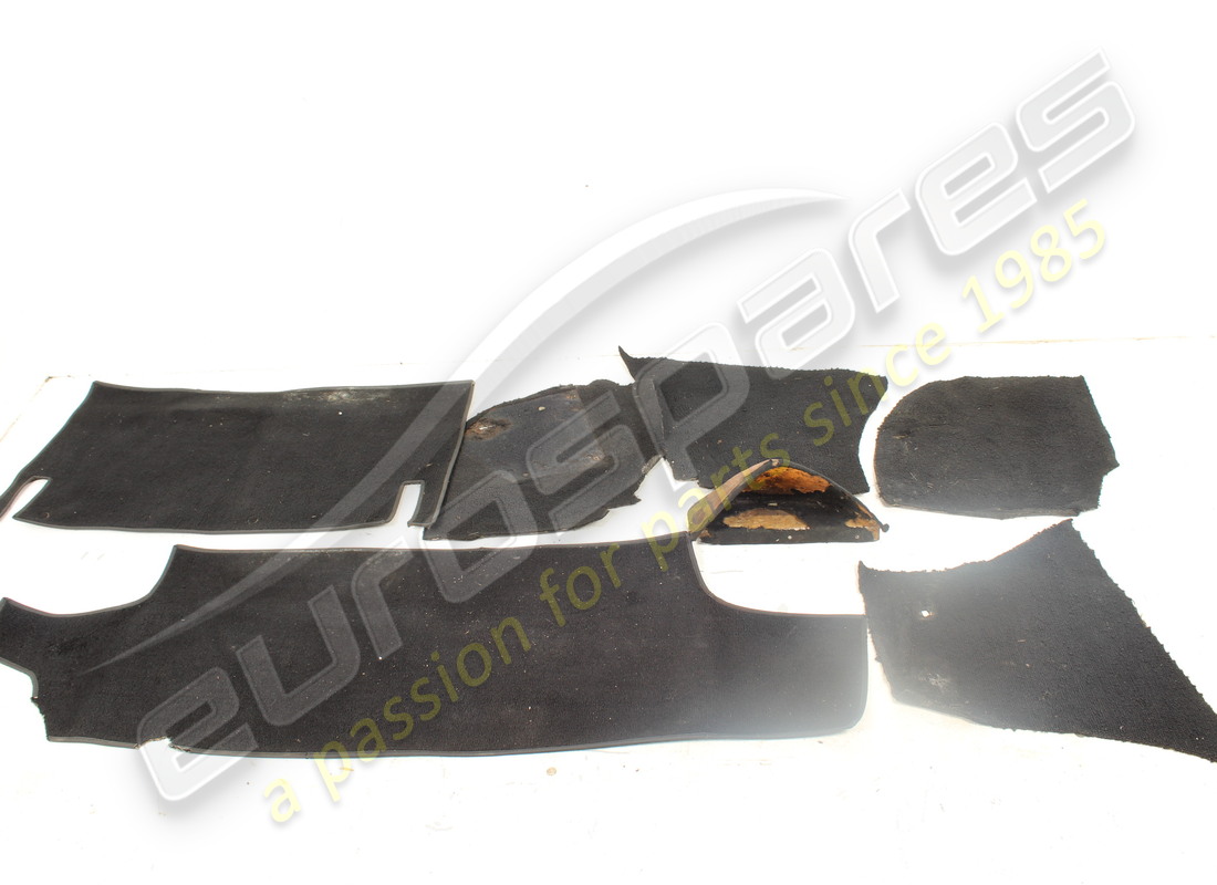 set di tappeti per vano bagagli posteriore dino eurospares ferrari 246 usato. numero parte eap1447618 (2)