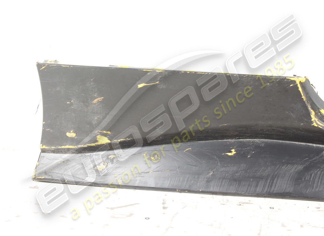 rivestimento completo sottoporta dx danneggiato ferrari. numero parte 88540610 (3)