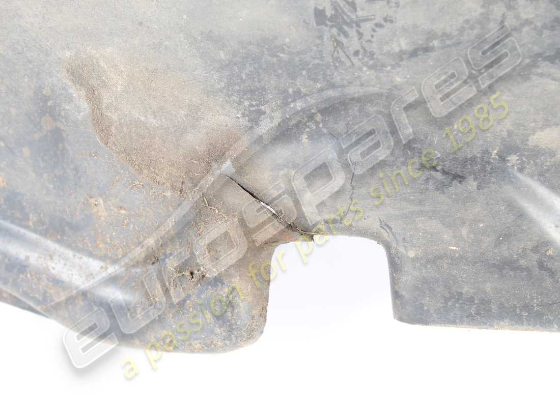 PROTEZIONE PASSARUOTA ANTERIORE SINISTRA USATA MASERATI. NUMERO PARTE 372500525 (5) protezione passaruota anteriore sinistra usata maserati. numero parte 372500525 (5)