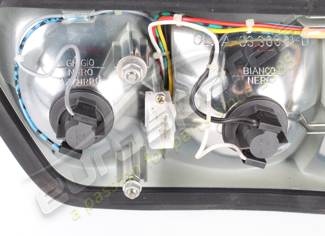 FANALE POSTERIORE DESTRO USATO MASERATI. NUMERO PARTE 373100137 (2) fanale posteriore destro usato maserati. numero parte 373100137 (2)