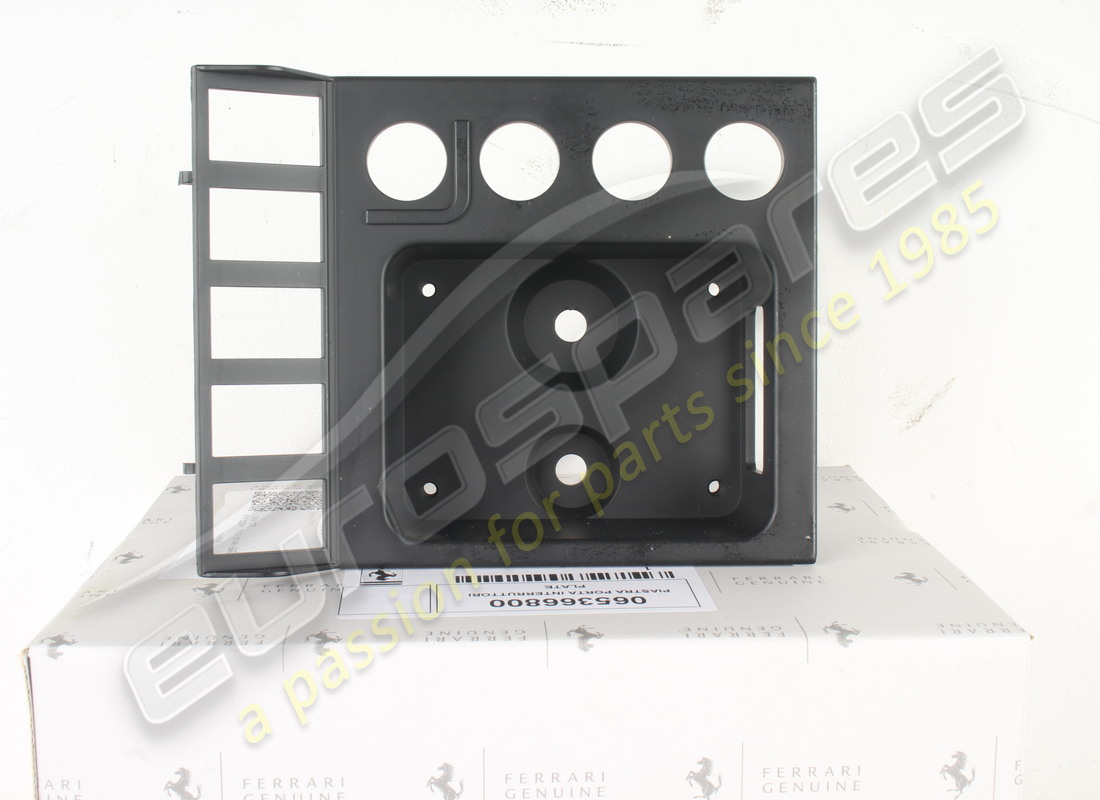 nuova (altra) targa ferrari. numero parte 65366800 (1)