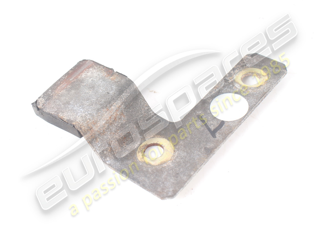 PARENTESI Maserati USATA. NUMERO PARTE 384000143 (1)