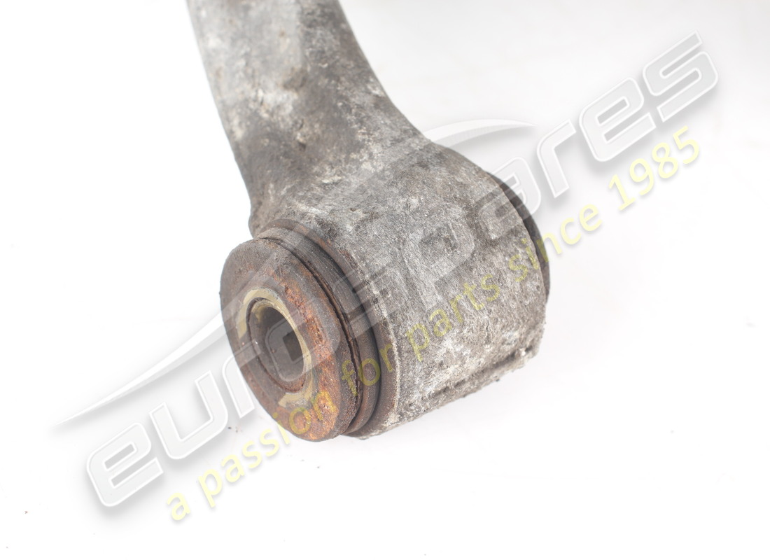 USATO MASERATI BRACCIO SUPERIORE DELLA SOSPENSIONE ANTERIORE. NUMERO PARTE 386600028 (6) usato maserati braccio superiore della sospensione anteriore. numero parte 386600028 (6)