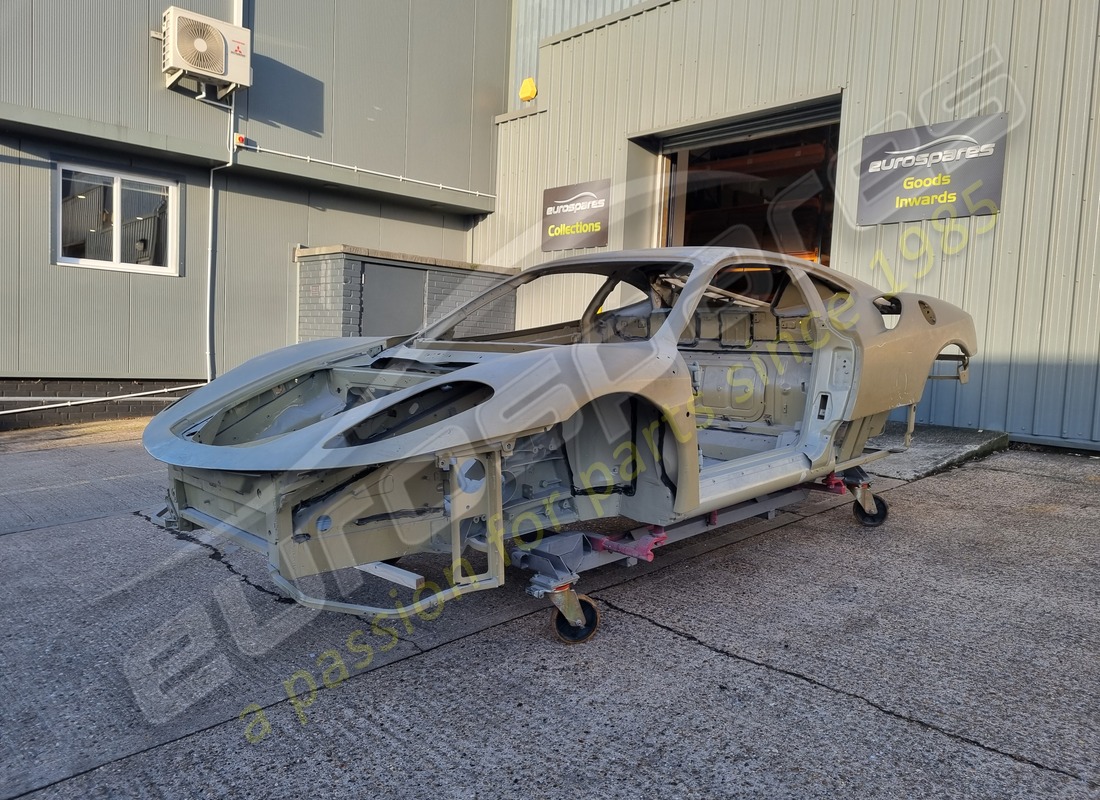 nuova scocca scuderia ferrari. numero parte 80557000 (1)