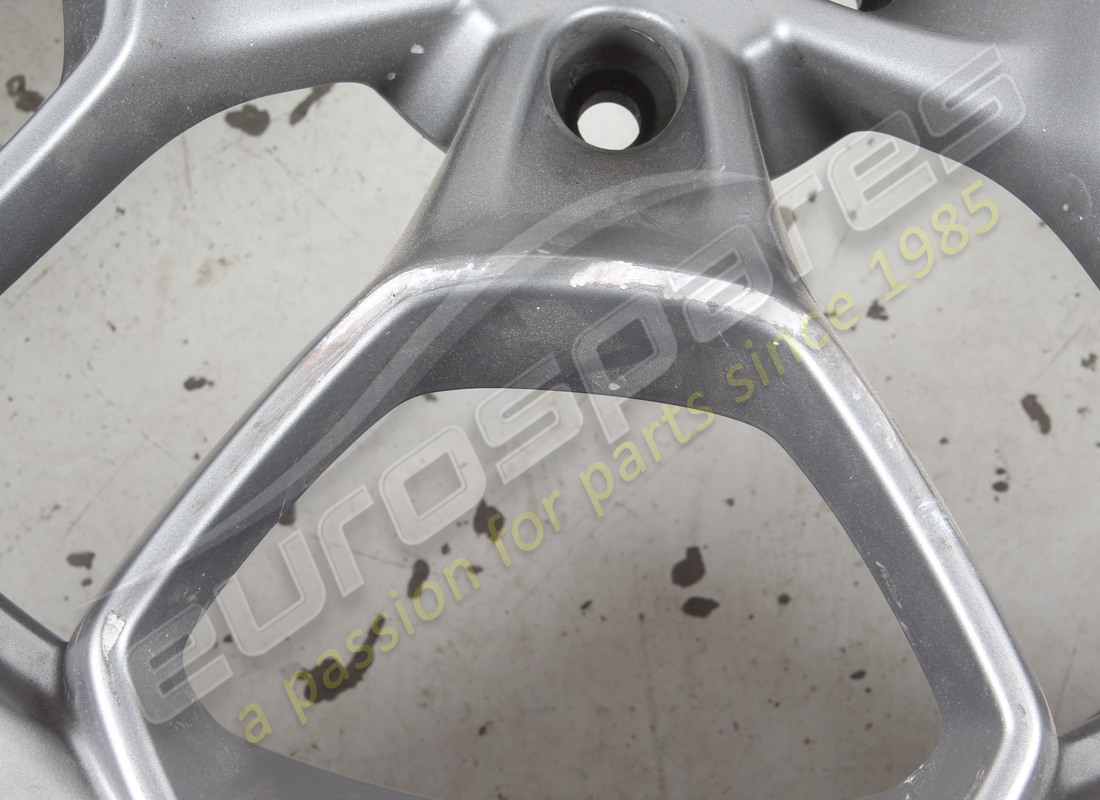 ruota posteriore lamborghini usata. numero parte 4t0601017a (6)