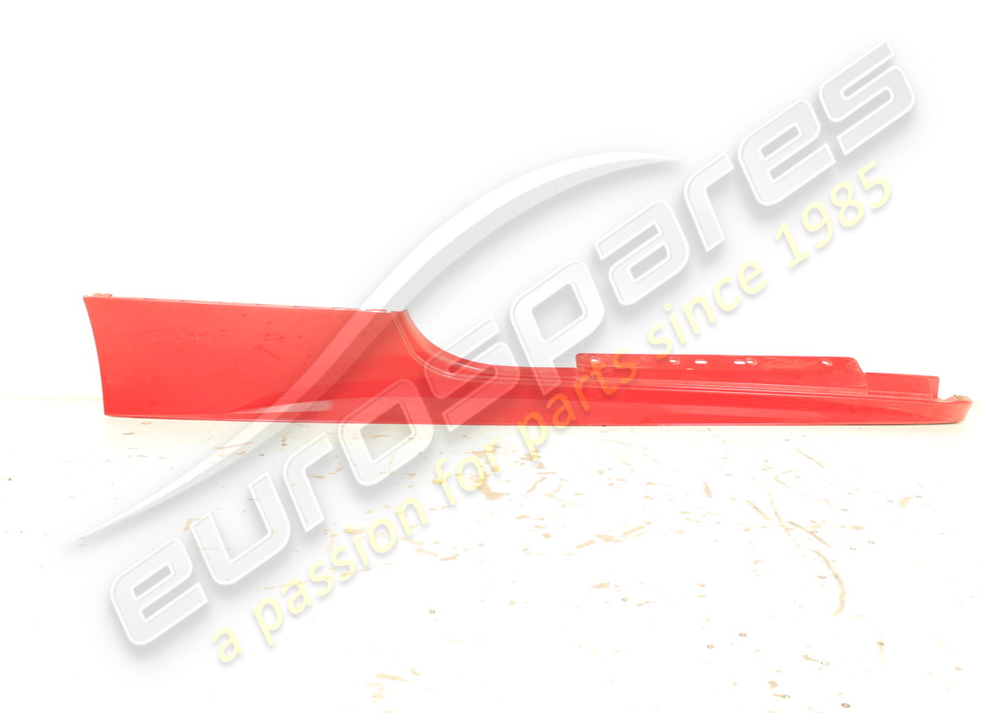 USATO Ferrari RIVESTIMENTO SOTTOPORTA DESTRO . NUMERO PARTE 83243210 (1)