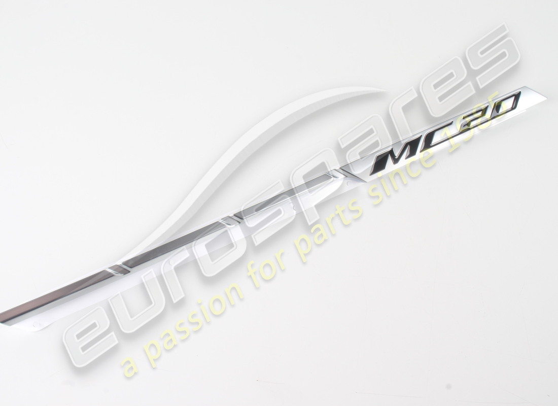 nuovo maserati simbolo lato destro. numero parte 670158142 (2)