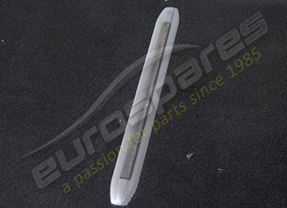 TAPPETINO PER VANO BAGAGLI USATO FERRARI. NUMERO PARTE 87076012 (2) tappetino per vano bagagli usato ferrari. numero parte 87076012 (2)