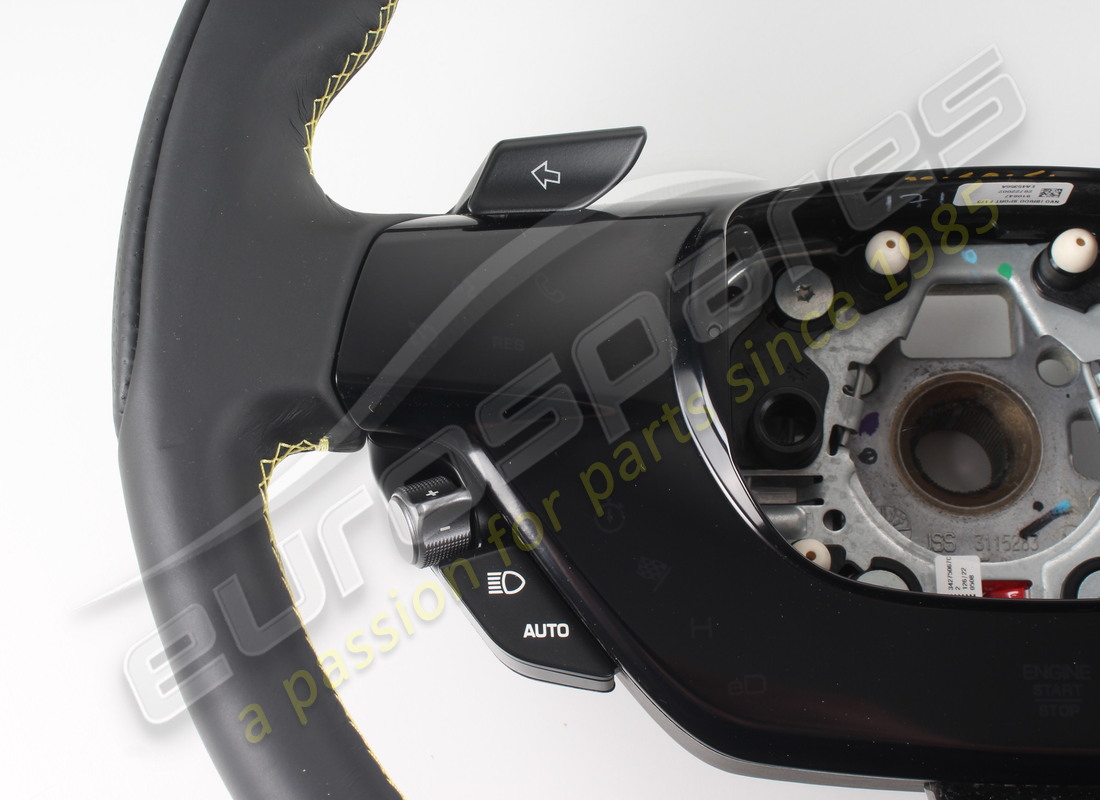 nuovo volante ferrari, carbonio+led+sosp. codice articolo 910847 (3)