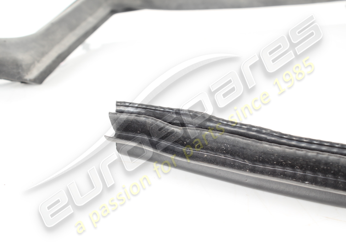 vano motore laterale sx usato ferrari. numero parte 88098200 (2)
