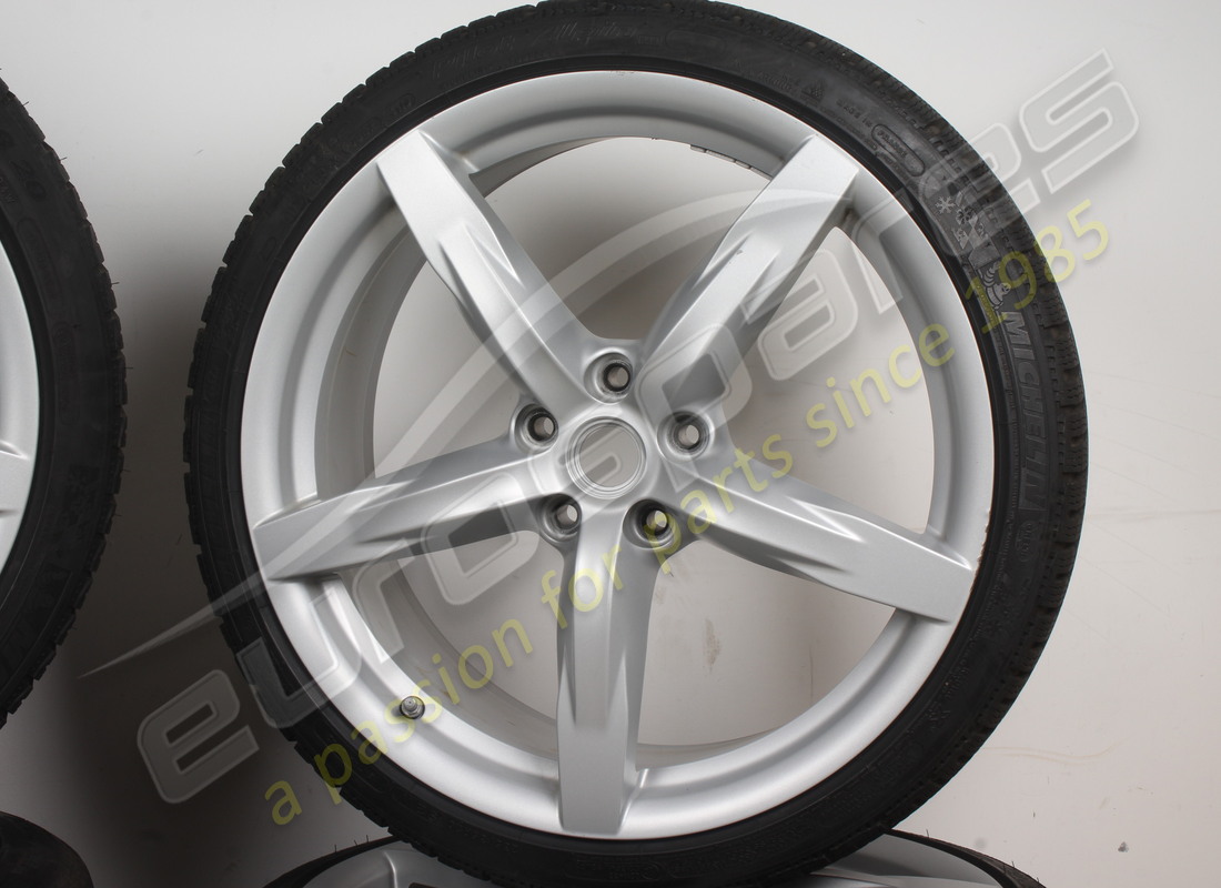 usati ferrari gtc4lusso cerchi argento opaco k. numero parte 70004725 (4)