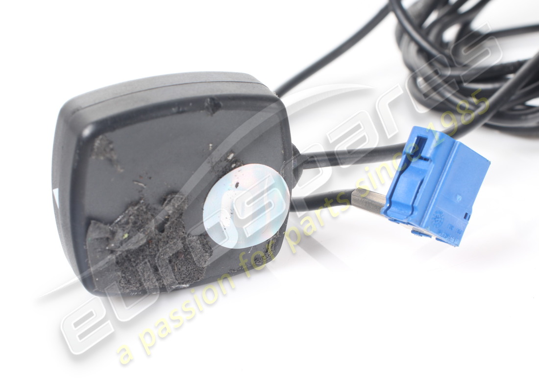 ANTENNA GPS GLONASS FERRARI USATA. NUMERO PARTE 336506 (3) antenna gps glonass ferrari usata. numero parte 336506 (3)