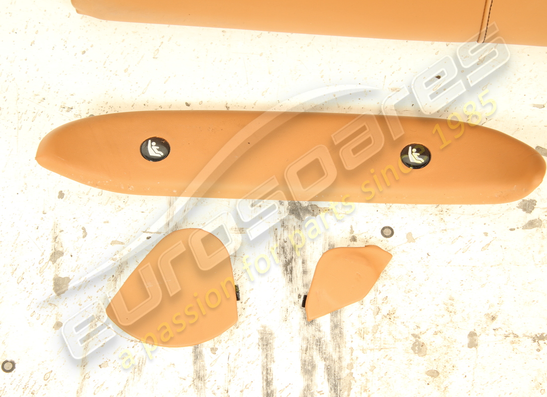 set completo di sedili anteriori e posteriori usato eurospares (pelle cuoio con cuciture nere). numero parte eap1566195 (22)