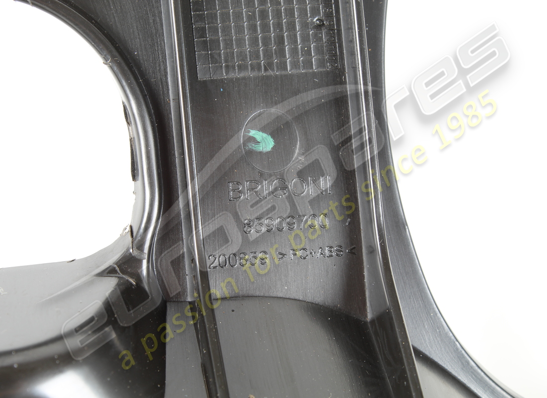 SUPPORTO PER PRESA D'ARIA CENTRALE USATO Ferrari. NUMERO PARTE 85909700 (1)
