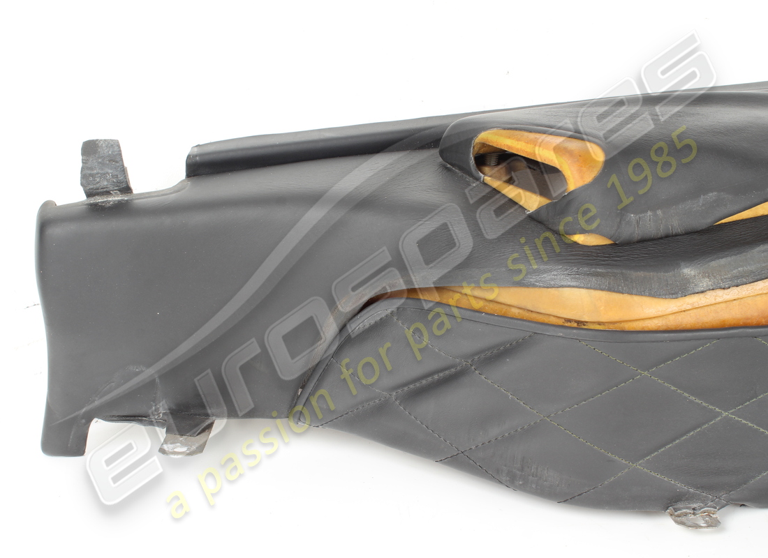 copertura cinghia dx danneggiata ferrari in nero vm8500. numero parte 64595500 (2)