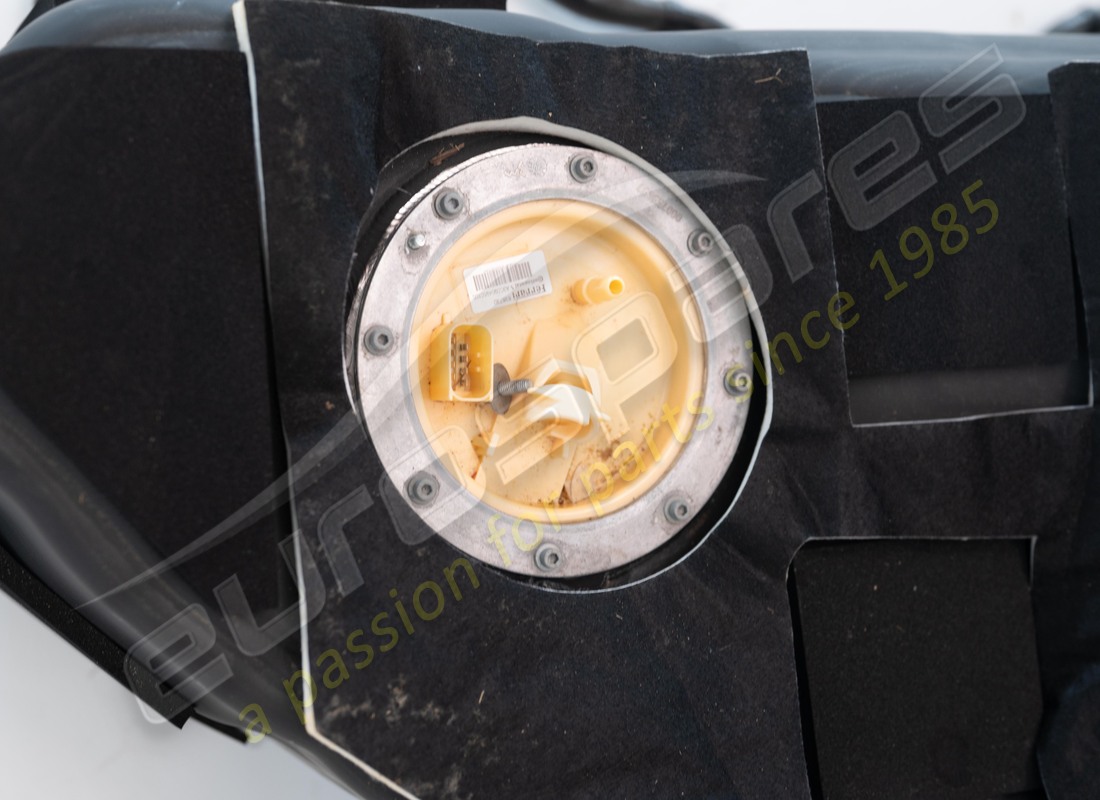 serbatoio carburante usato ferrari completo di insonorizzazione. codice articolo 949079 (3)
