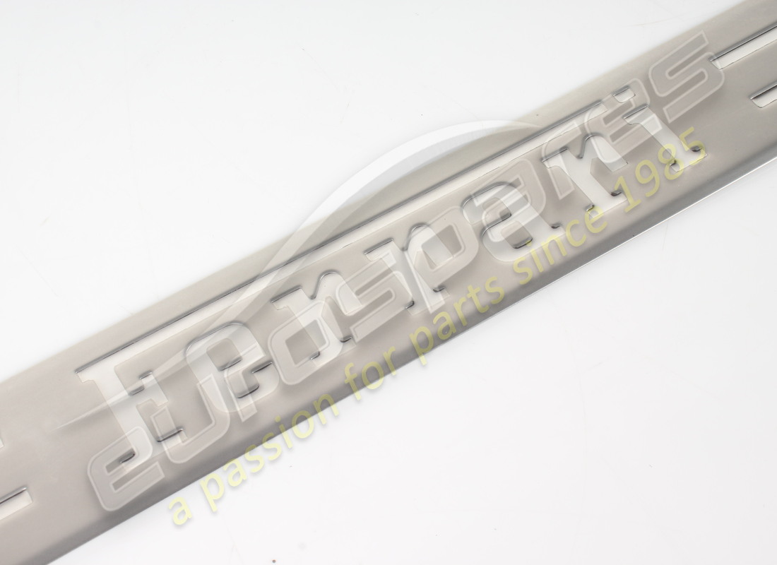 usato ferrari batticalcagno dx. numero parte 980850 (2)