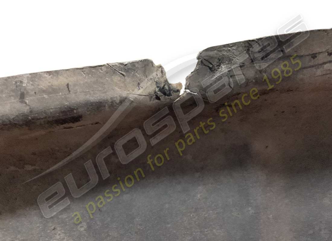 guscio della timoneria lamborghini danneggiato. numero parte 400821192a (3)