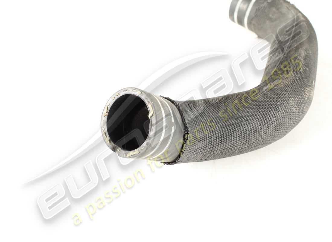 USATO FERRARI MANICOTTO USCITA RADIATORE. NUMERO PARTE 883348 (2) usato ferrari manicotto uscita radiatore. numero parte 883348 (2)